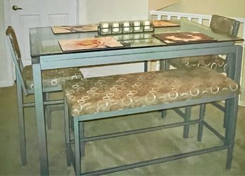 Dining room table
