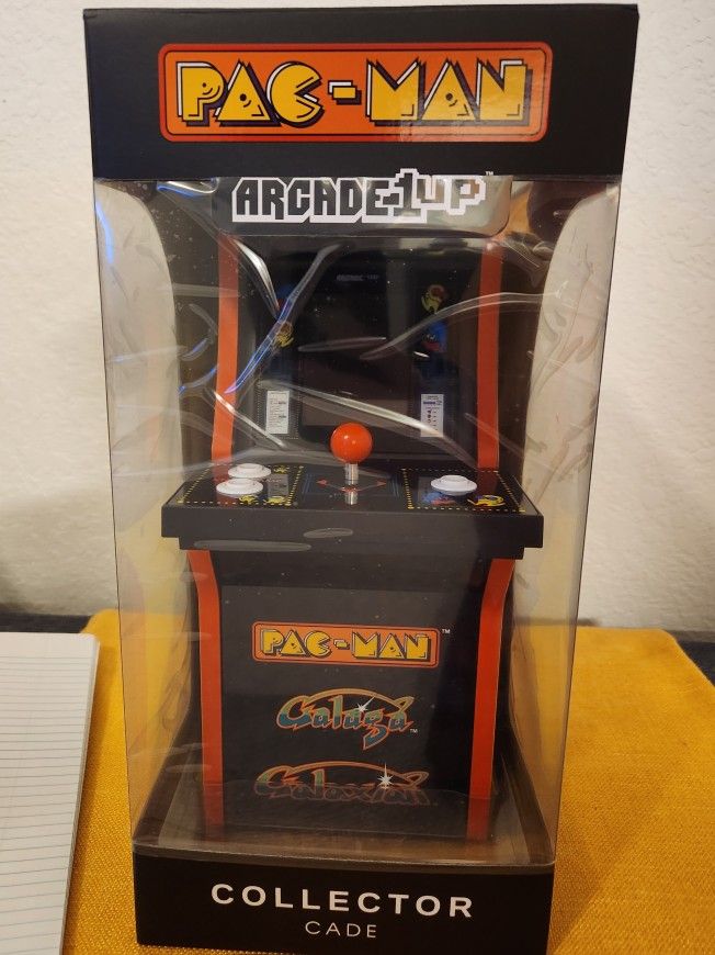 PAC MAN 40TH ANNIVERSARY Arcade1Up Pac-Man 16 Bit Gaming Collector Cade 1 Foot Tall