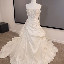 NWT Stunning Maggie Sottero Haute Couture Silk Ballgown Wedding Dress Size 4