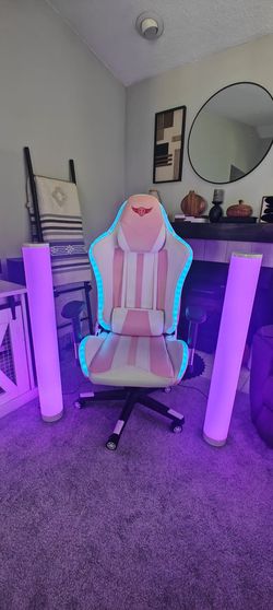 Light up gaming chair with two light up tower lights!!