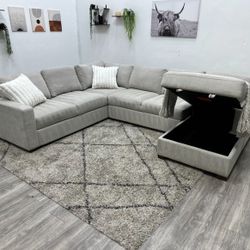 Thomasville Sectional Couch - Free Delivery 
