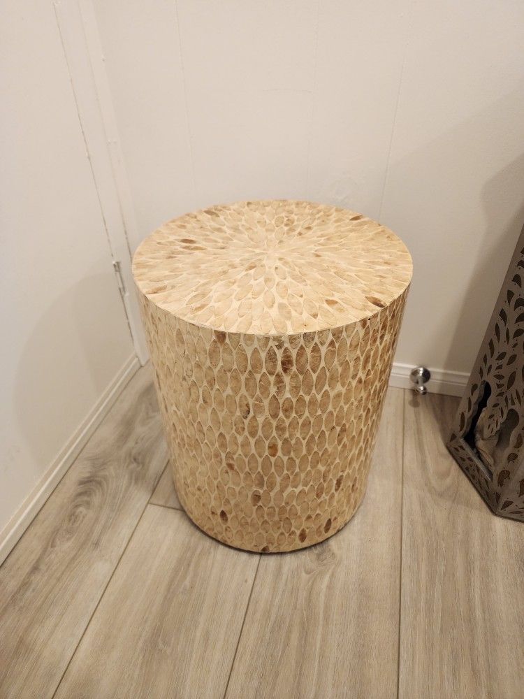 Beautiful Pier 1 Imports Round Golden Shelled End/Side Table