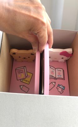 Sanrio Hello Kitty bookends
