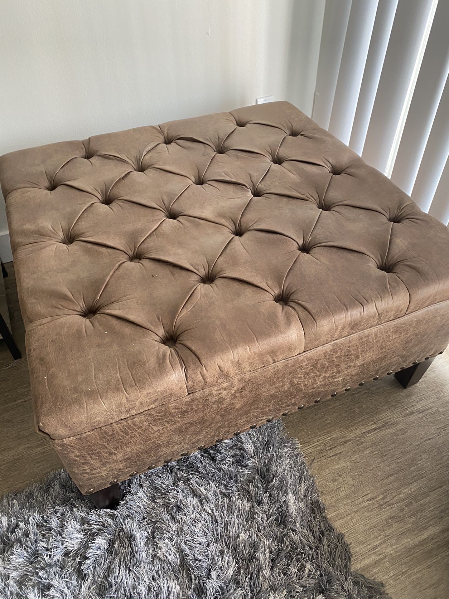 Ottoman! Tufted like new! Barely used