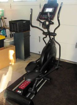 Sole Fitness E25 Elliptical Trainer -USED-