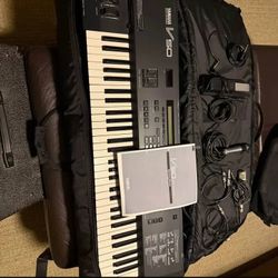 Piano-Yamaha-V50