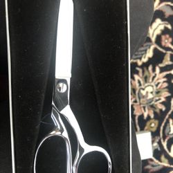 Scissors  (Gunther Brand New)