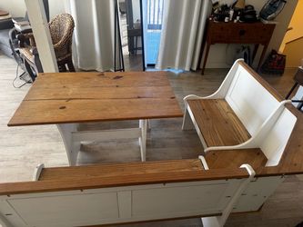 Kitchen nook table