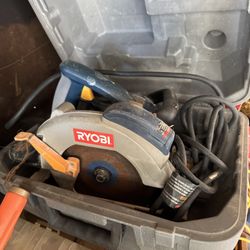 RYOBI TILE CUTTER