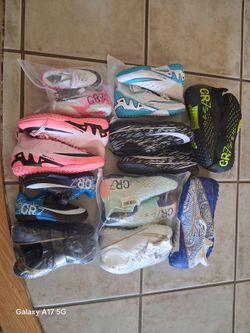 Turf soccer cleats