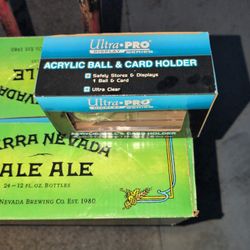 Ultra Pro Ball & Card Holder 