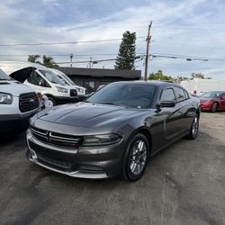 2016 Dodge Charger SE Sedan 