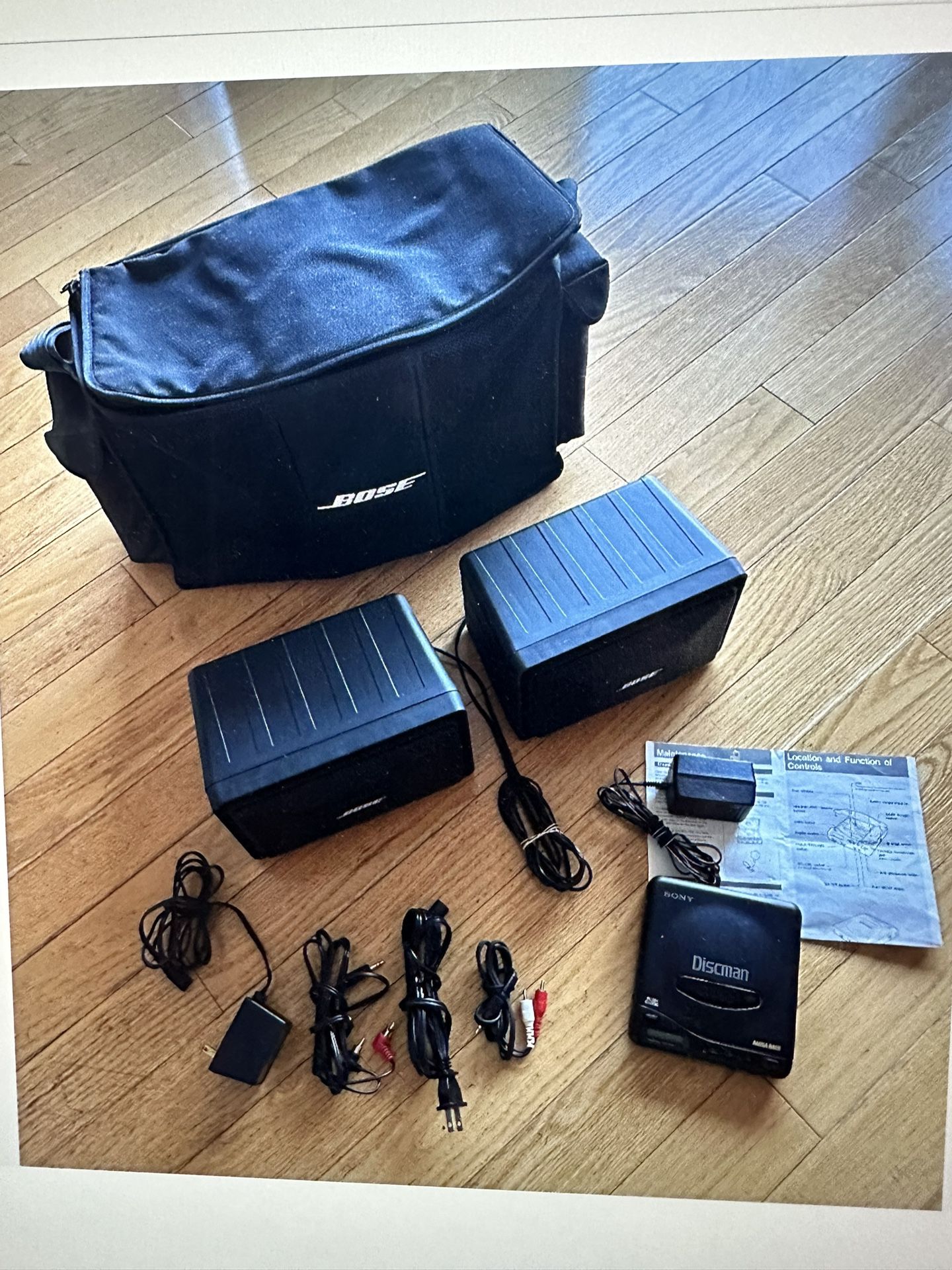 Portable BOSE Room Mate II w/speakers,manuals,headphones,bag, & DISCMAN