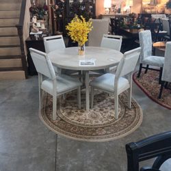 Blanche Table With 4 Chairs 