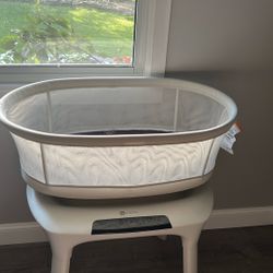 Mamaroo 4moms Moving Bassinet 