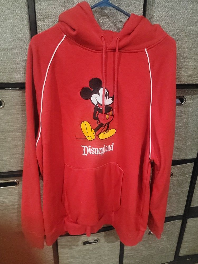 DISNEYLAND HOODIE PULLOVER SWEATSHIRT IN EXCELLENT CONDITION JUST LIKE NEW SIZE XXL