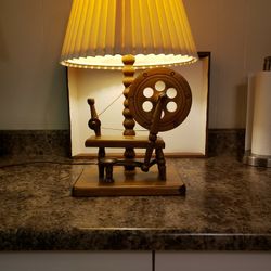 Vintage Wooden Spinning Wheel Table Lamp Americana Farmhouse Colonial Cabin