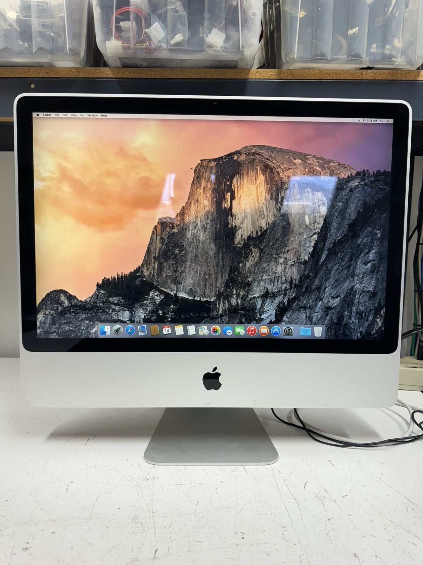 iMac 24 inch (Early 2009)