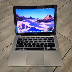 Apple MacBook Laptop- Like New 