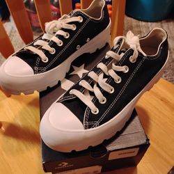 Converse Black And White Size 8
