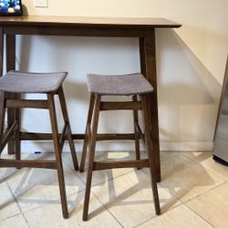 Kitchen Bar Table with Matching Stools – Great For Small Spaces