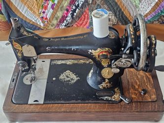 Singer 128K Serviced Hand Crank Sewing Machine