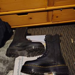 Dr. Martin Boots 9mens 