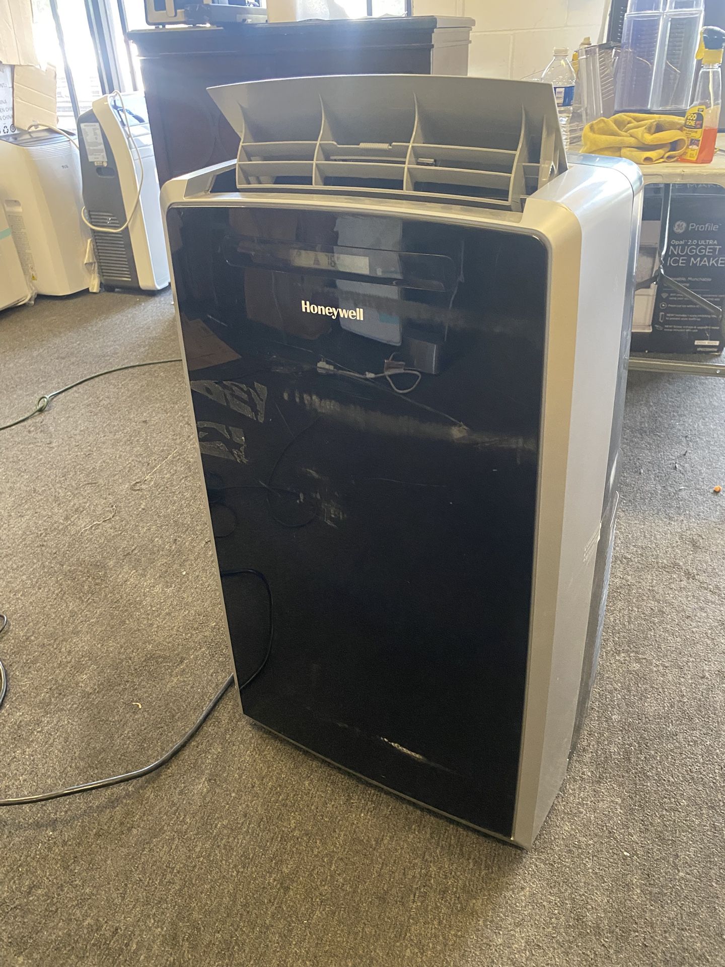 Honeywell MM14CCS Portable Air Conditioner, 14,000 BTU Cooling, with Fan & Dehumidifier