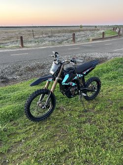 2025 Surron Hyper Bee 