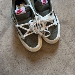 Travis Scott Jordan 1 