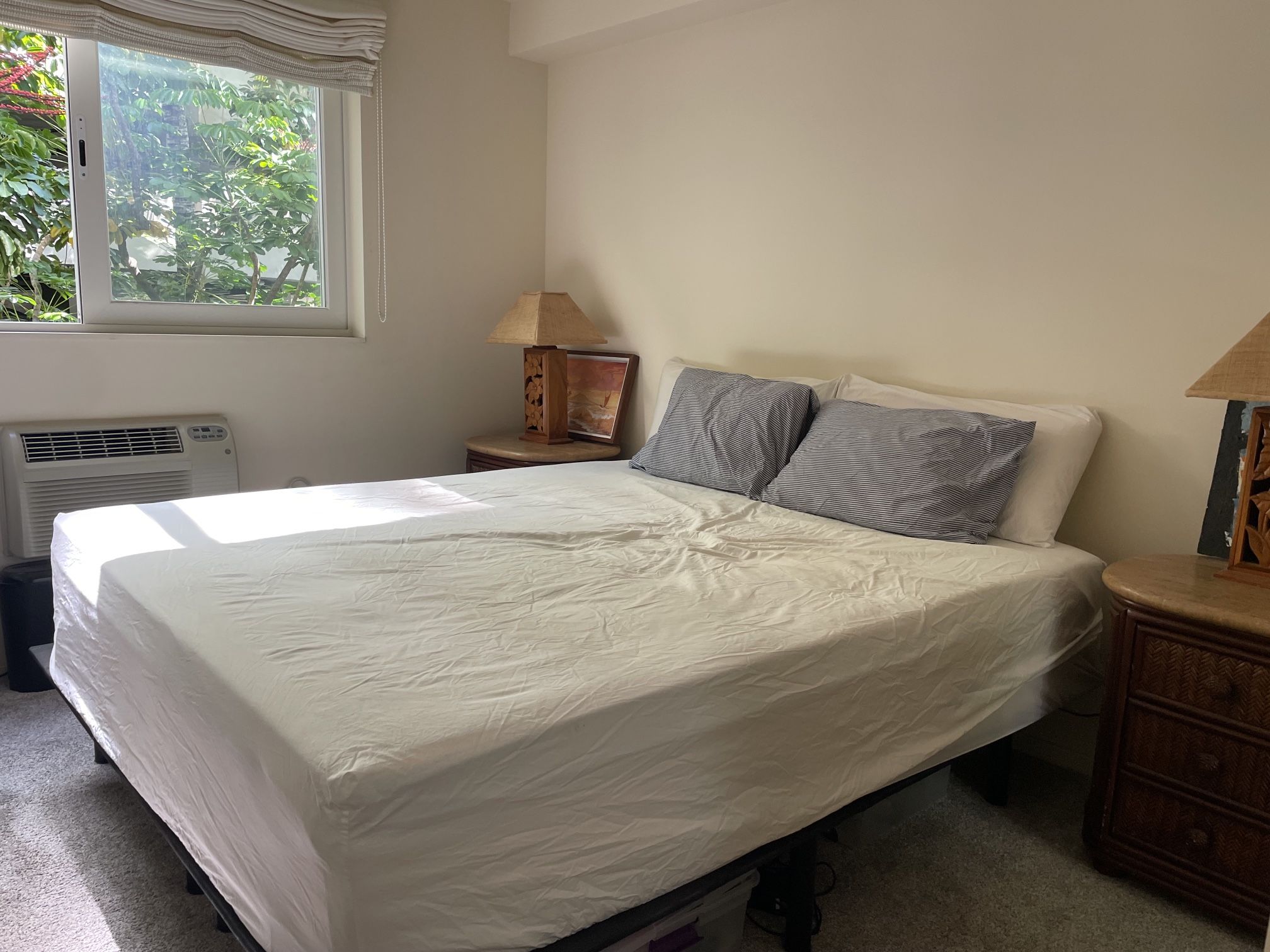 California King Adjustable Bed Frame / Power Base