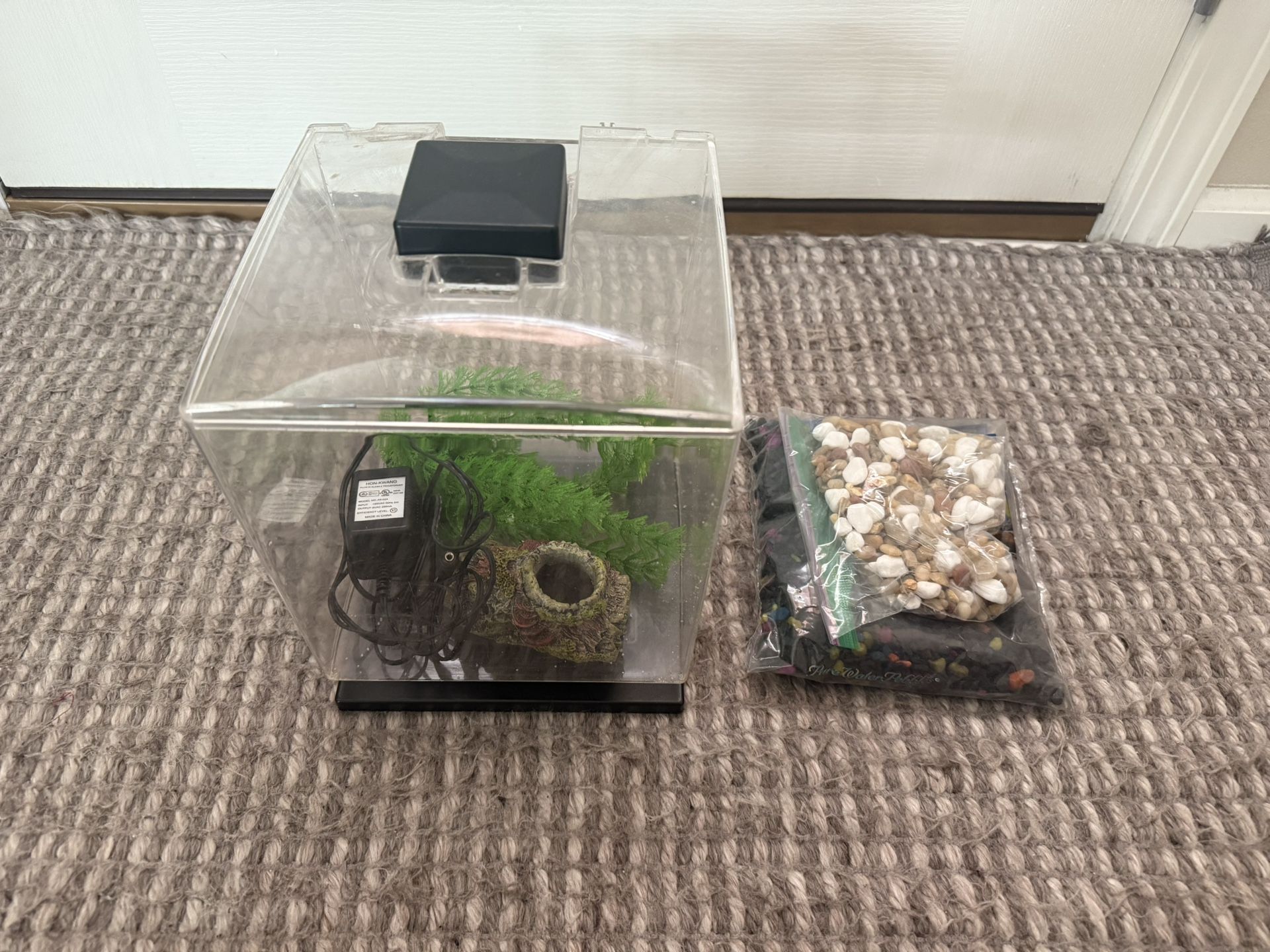 Fish Tank ( 1 Gallon)
