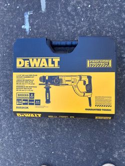 DeWalt SDS Plus Rotary Hammer Kit