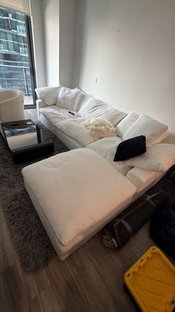Nixon city furniture sectional 2 months used