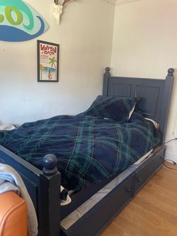 Solid wood twin bed with trundle