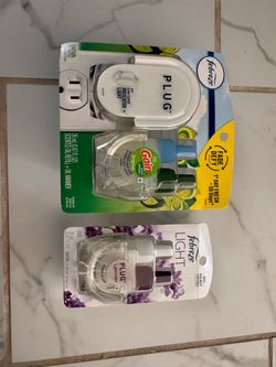 Febreze plug-in starter kit and refill bundle