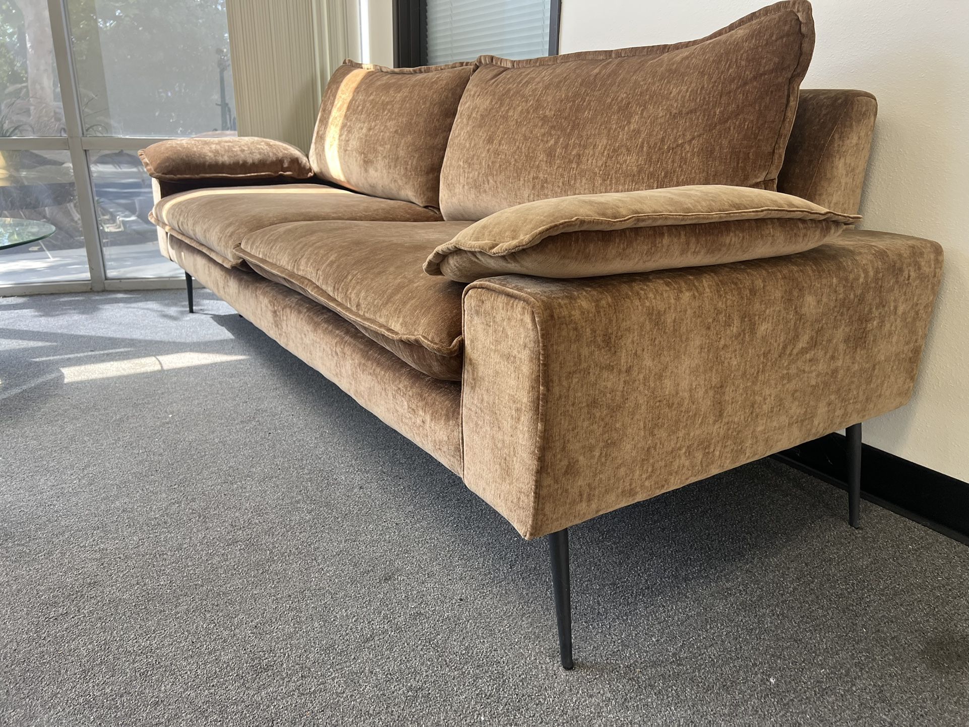 HD Buttercup Sofa