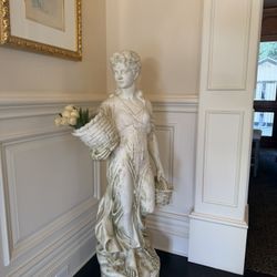 Large Vintage Classical Lady Statue / Garden Sculpture & Planter