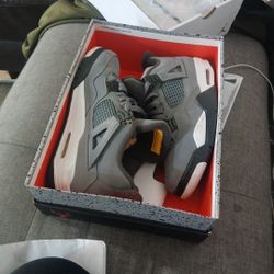 Jordan 4