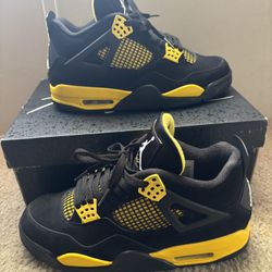 Air Jordan 4 Retro “ Thunder” 2023, Size 8.5 Worn 3x $260 Negotiable Price 