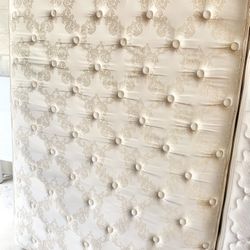 Queen Mattress And Box Spring 