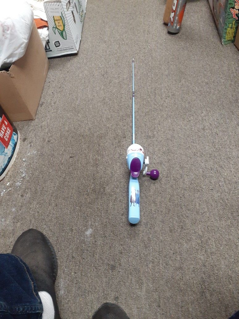 Bratz, Rod And Reel Fishing Set, Like New,  32 Inches Long