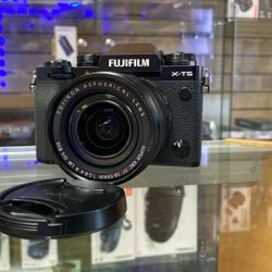 Fujifilm X-T5 With 18-55 Lens 