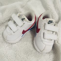 Toddler boy Nike sneakers 