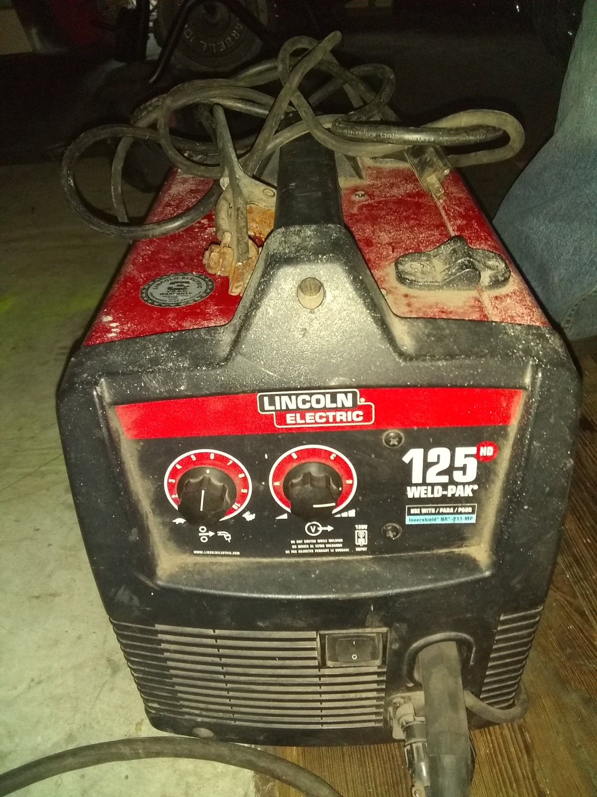 Lincoln Electric 125 HD Weld Pak, Flux Cored Welder with Magnum 100L