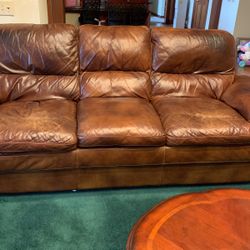 Six Seater Sofa Pure Leather Use Good Comfertable  With Two Beatiful Table Like New Smoke And Pet FreWith Otoman And Twi Nice Tables $1000 All Of Them