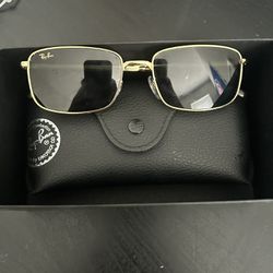Rayban Sunglasses- Like new! With Box/Cleaner