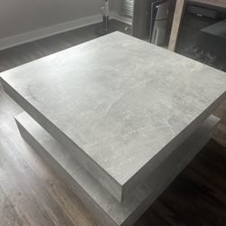 LED coffee table (battery pack not included)