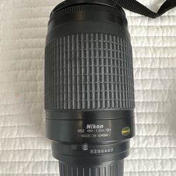 📸 Nikon 70-300mm Telephoto Zoom Lens – Great for Wildlife & Sports!