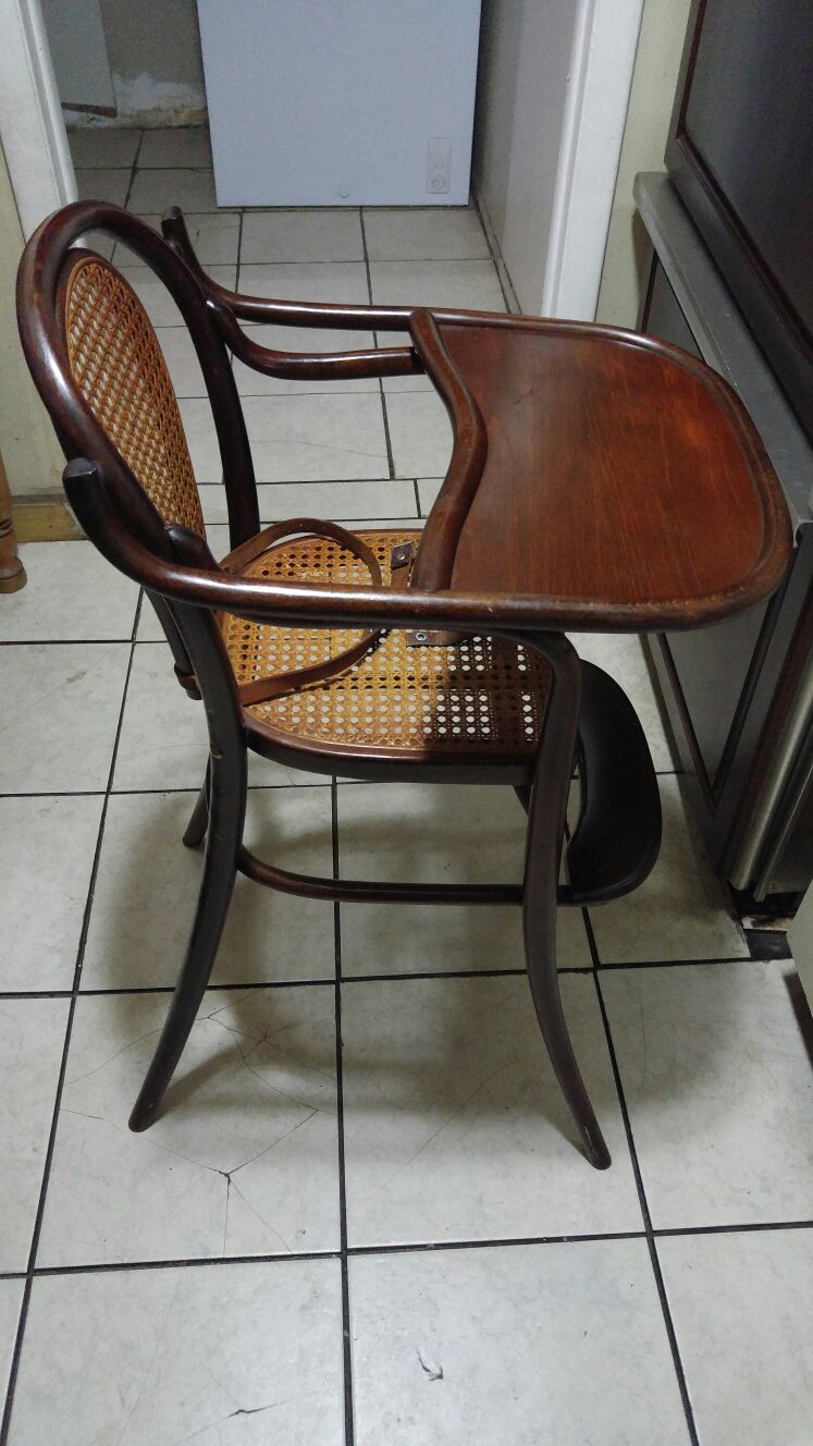 Pansy ellen antique wooden baby high chair ( Wicker )